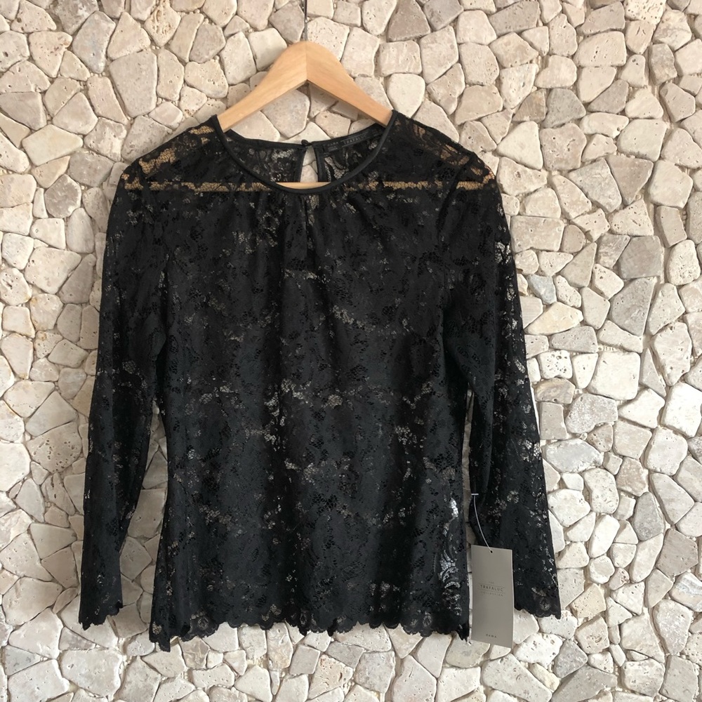 Black lace semi long sleeve top.